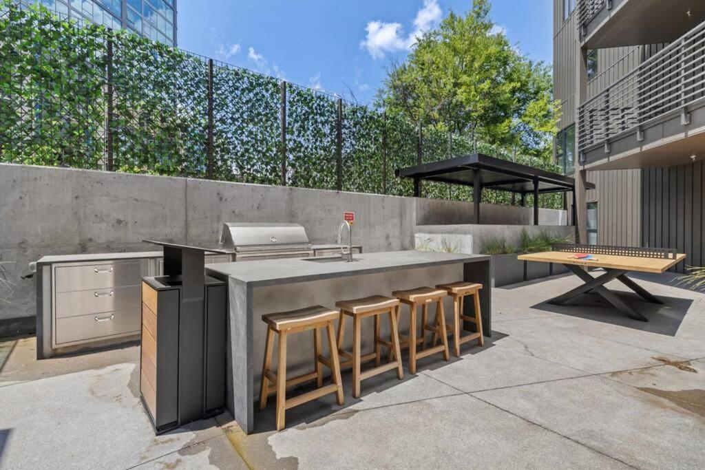 Ferienwohnung Skyline View, Pool, Gym, Balcony'S, Walk To Bway! Nashville Exterior foto